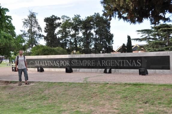 A sempre presente declaração de soberania das Ilhas Malvinas, em Rosário, na Argentina